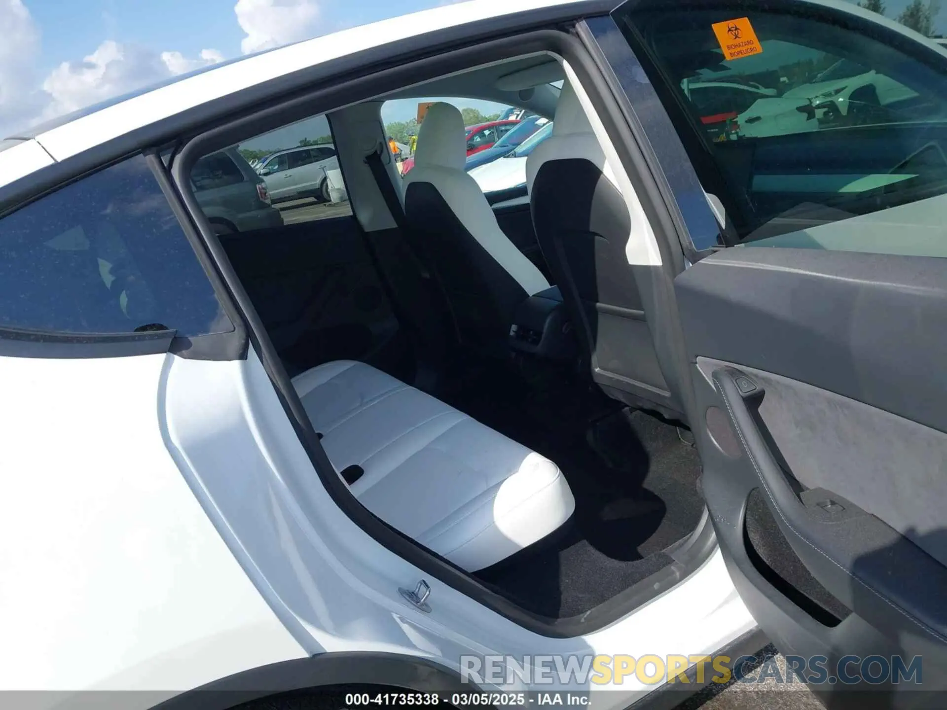 8 Photograph of a damaged car 7SAYGDED0RF199456 TESLA MODEL Y 2024