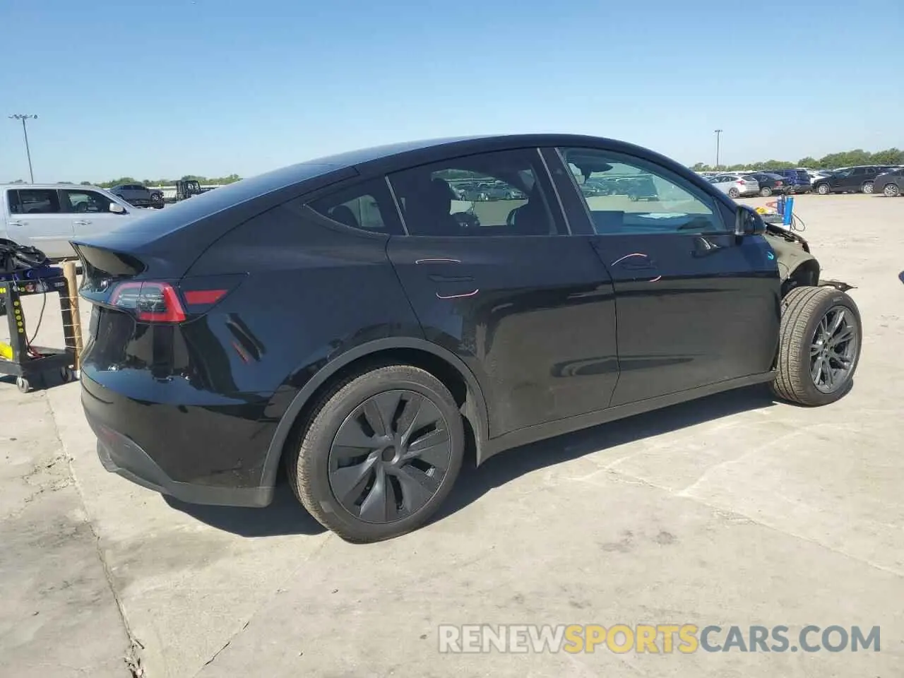 3 Photograph of a damaged car 7SAYGDED1RA305765 TESLA MODEL Y 2024