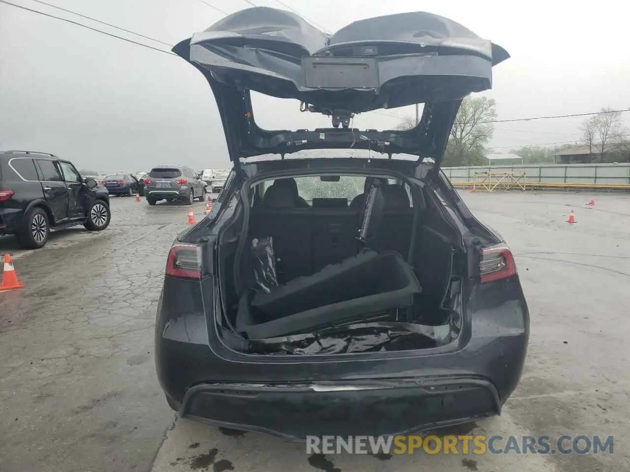 6 Photograph of a damaged car 7SAYGDED1RA321691 TESLA MODEL Y 2024