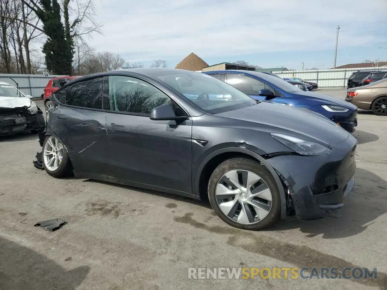 4 Photograph of a damaged car 7SAYGDED1RF003640 TESLA MODEL Y 2024