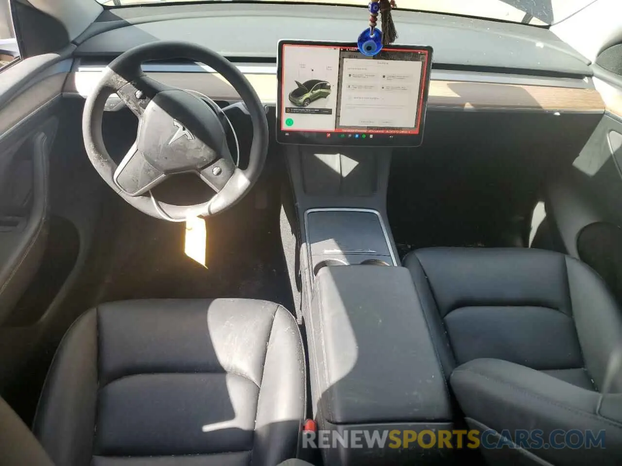 8 Photograph of a damaged car 7SAYGDED1RF005050 TESLA MODEL Y 2024