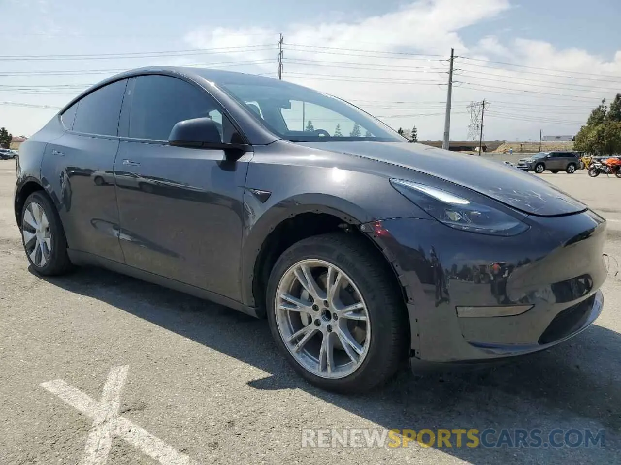 4 Photograph of a damaged car 7SAYGDED1RF046035 TESLA MODEL Y 2024