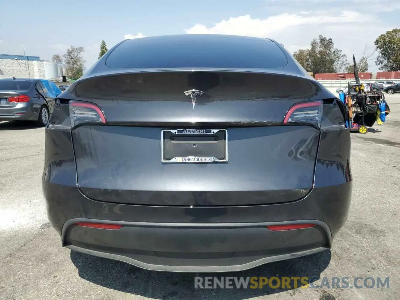 6 Photograph of a damaged car 7SAYGDED1RF046035 TESLA MODEL Y 2024