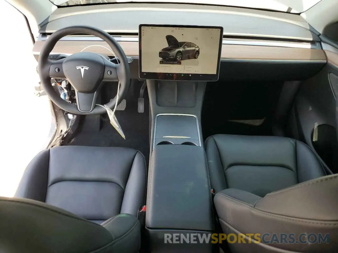 8 Photograph of a damaged car 7SAYGDED1RF046035 TESLA MODEL Y 2024