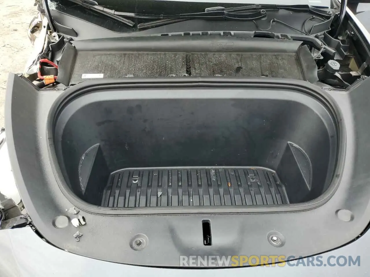 12 Photograph of a damaged car 7SAYGDED1RF092027 TESLA MODEL Y 2024