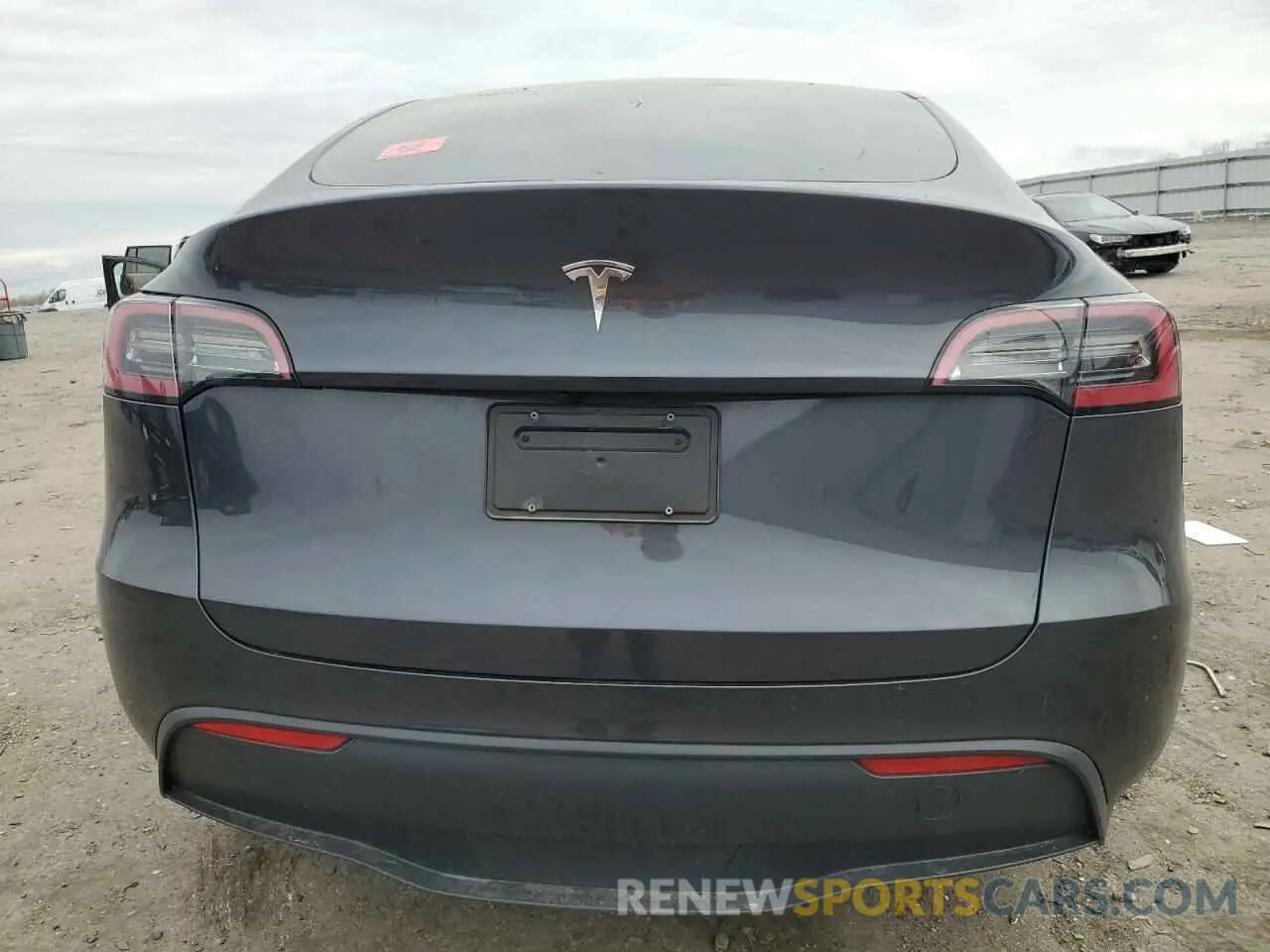 6 Photograph of a damaged car 7SAYGDED1RF092027 TESLA MODEL Y 2024