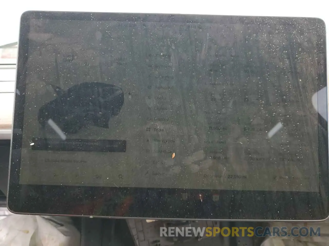 9 Photograph of a damaged car 7SAYGDED1RF092027 TESLA MODEL Y 2024