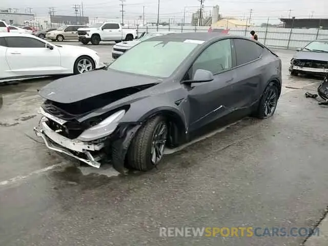 10 Photograph of a damaged car 7SAYGDED1RF098054 TESLA MODEL Y 2024