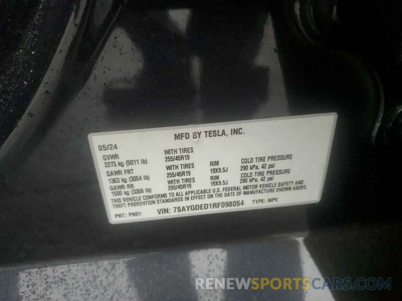 15 Photograph of a damaged car 7SAYGDED1RF098054 TESLA MODEL Y 2024