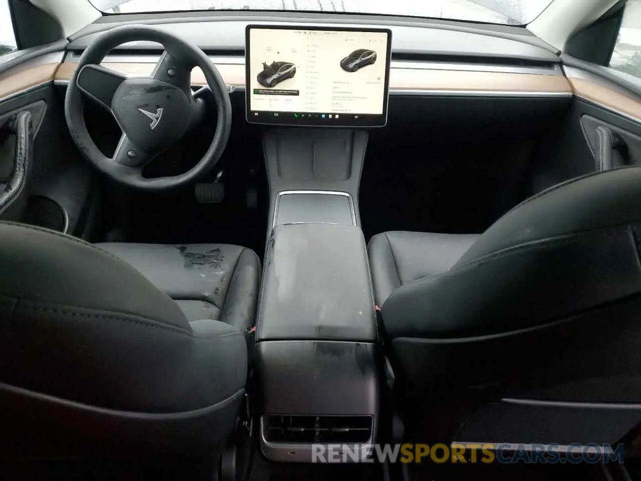 8 Photograph of a damaged car 7SAYGDED1RF098054 TESLA MODEL Y 2024