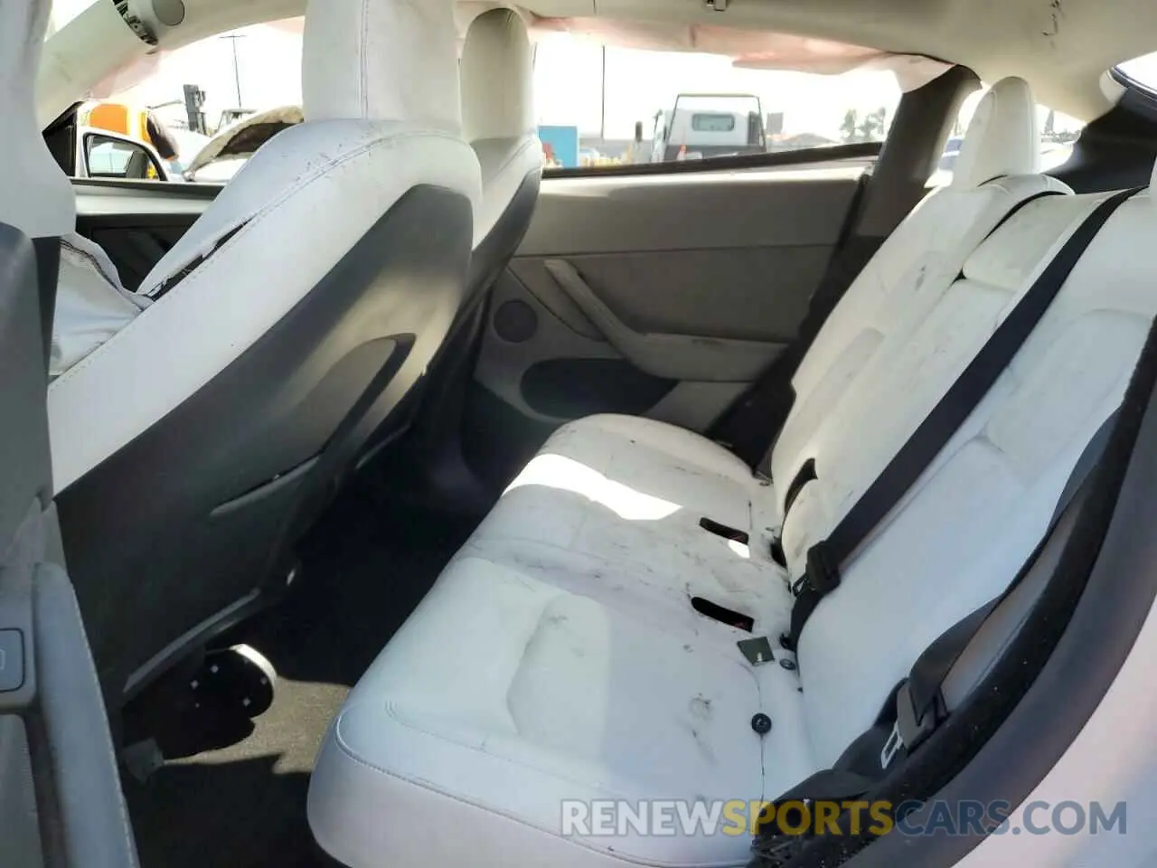 10 Photograph of a damaged car 7SAYGDED1RF104449 TESLA MODEL Y 2024