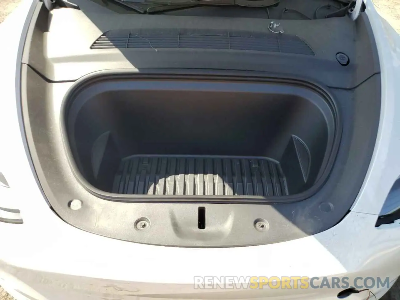 11 Photograph of a damaged car 7SAYGDED1RF104449 TESLA MODEL Y 2024