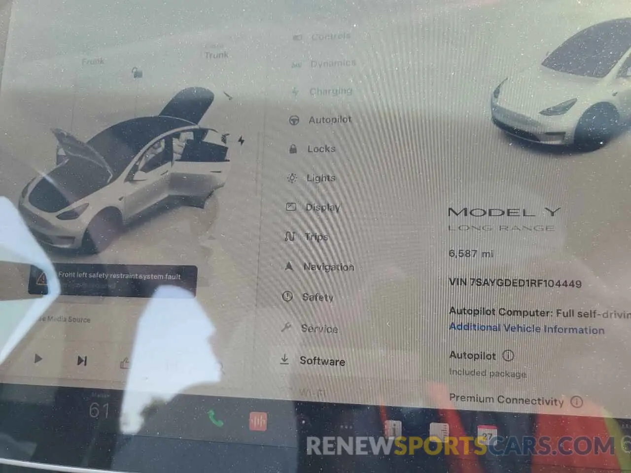 9 Photograph of a damaged car 7SAYGDED1RF104449 TESLA MODEL Y 2024