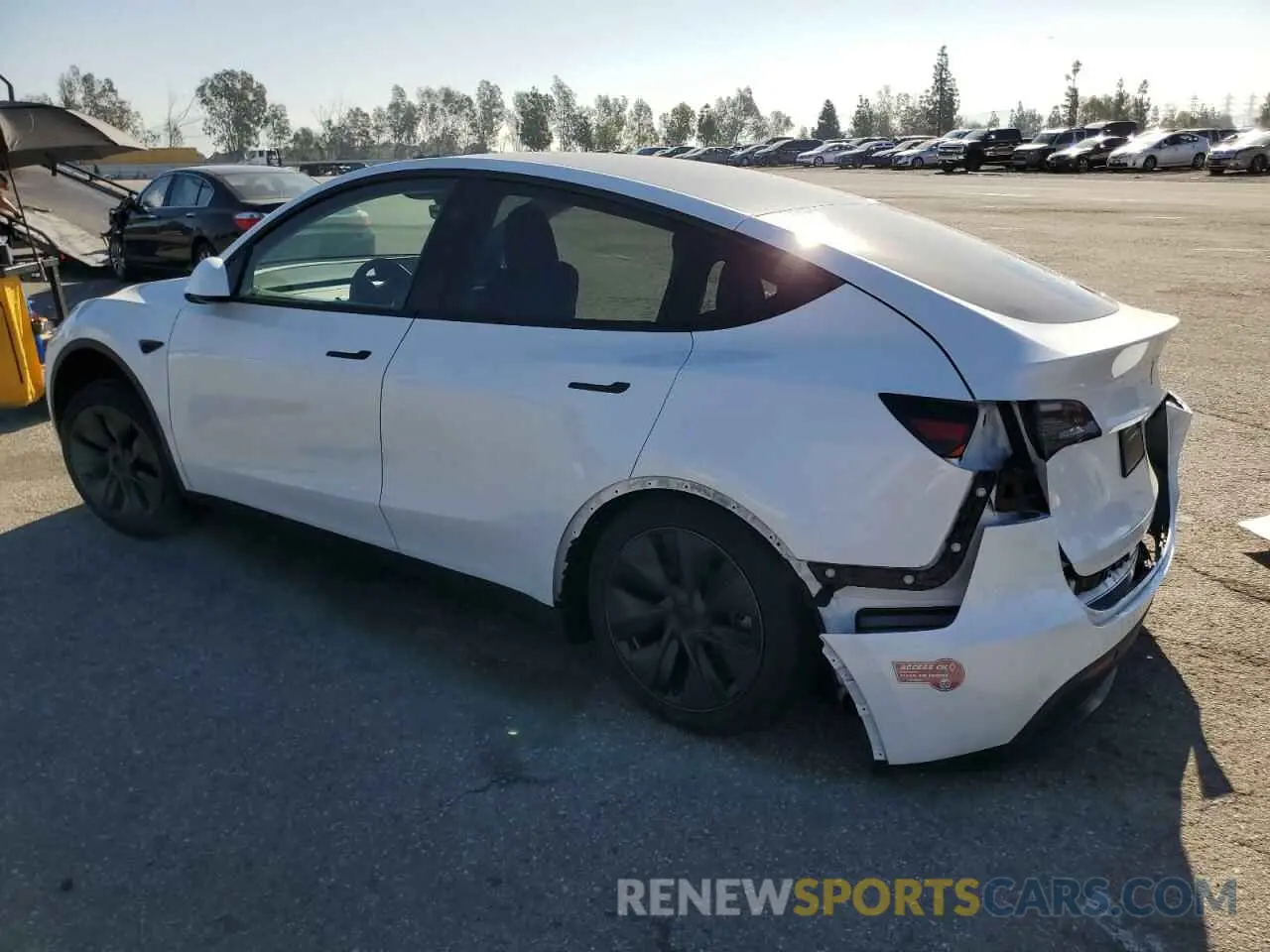 2 Photograph of a damaged car 7SAYGDED1RF108999 TESLA MODEL Y 2024