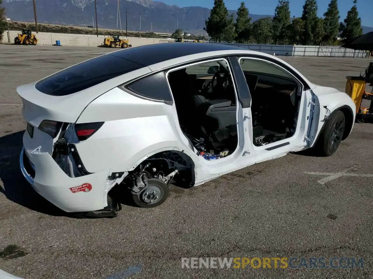 3 Photograph of a damaged car 7SAYGDED1RF108999 TESLA MODEL Y 2024