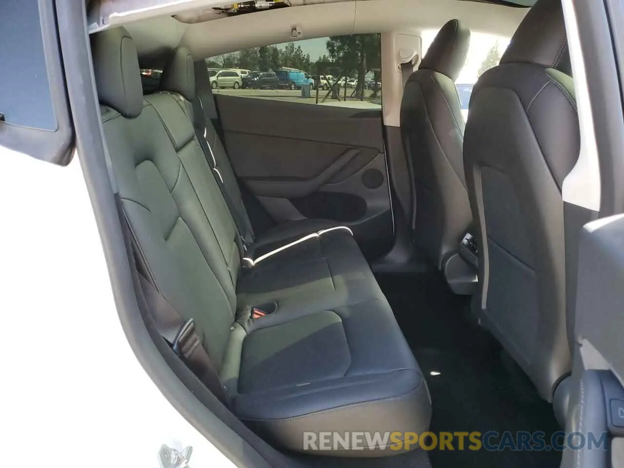 11 Photograph of a damaged car 7SAYGDED1RF115290 TESLA MODEL Y 2024