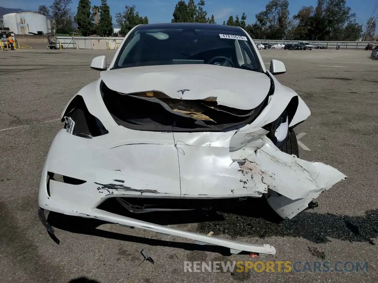 5 Photograph of a damaged car 7SAYGDED1RF115290 TESLA MODEL Y 2024