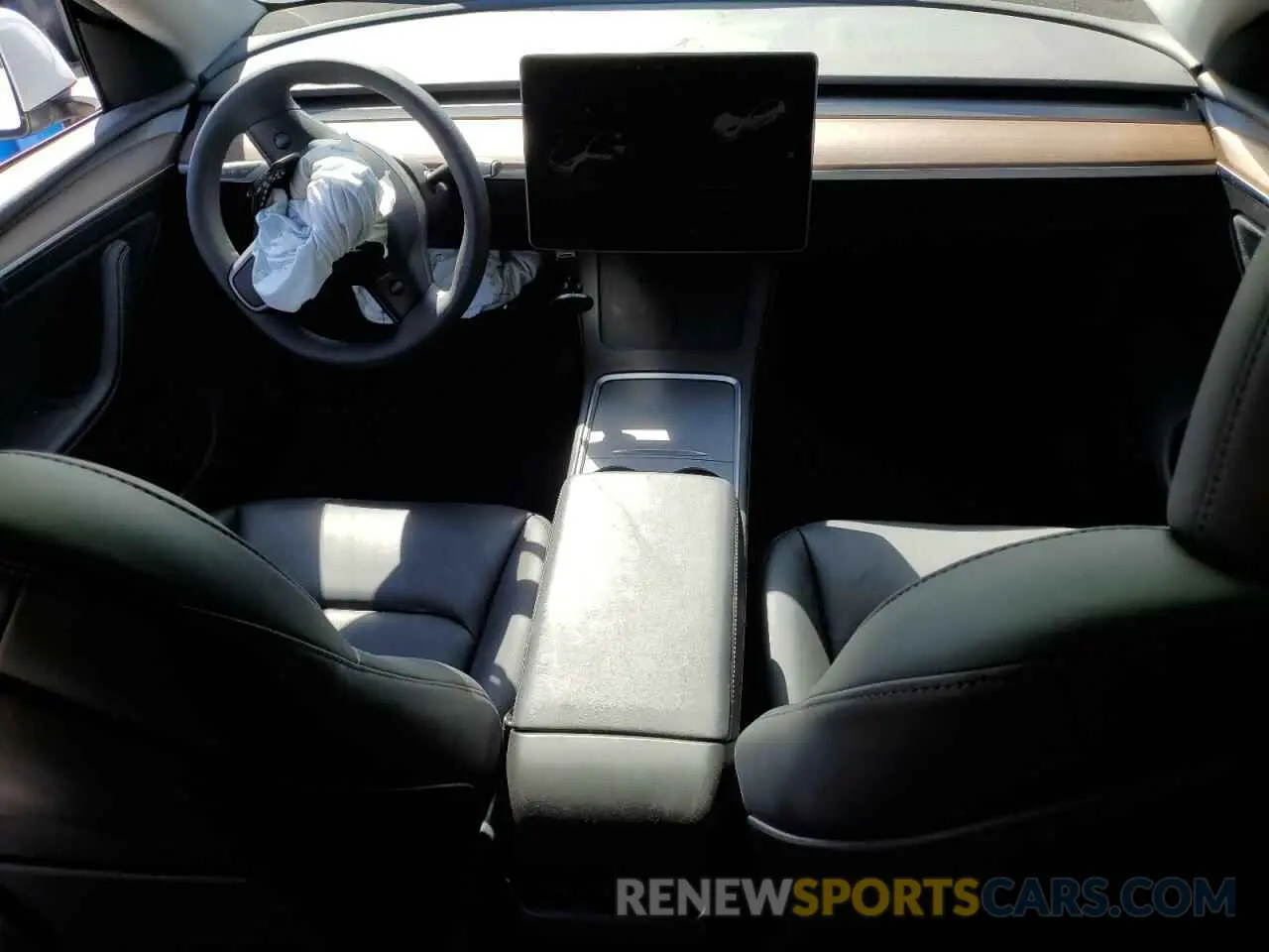 8 Photograph of a damaged car 7SAYGDED1RF115290 TESLA MODEL Y 2024
