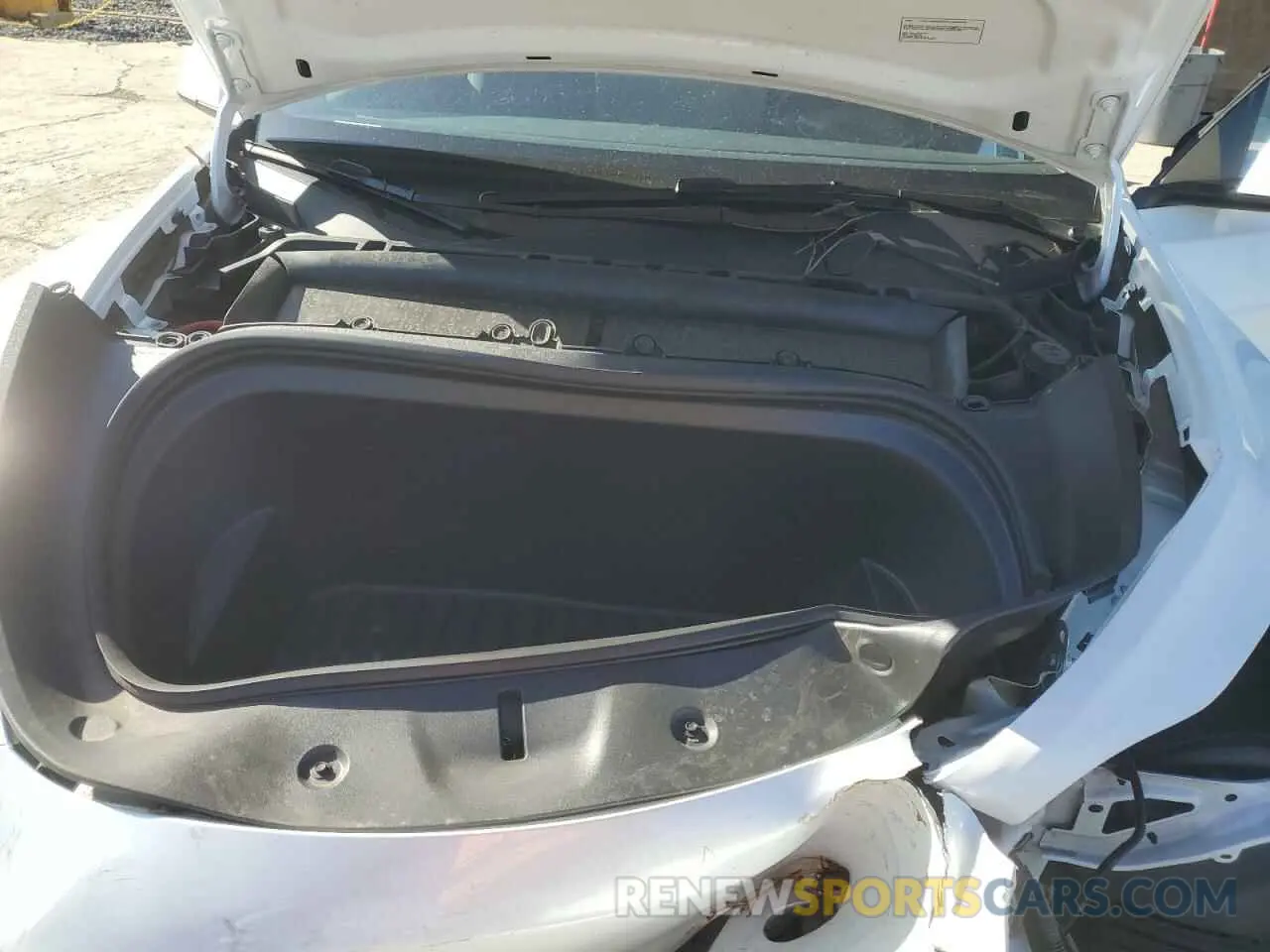 11 Photograph of a damaged car 7SAYGDED1RF187025 TESLA MODEL Y 2024