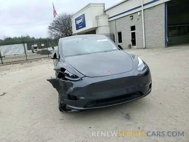 11 Photograph of a damaged car 7SAYGDED1RF207273 TESLA MODEL Y 2024
