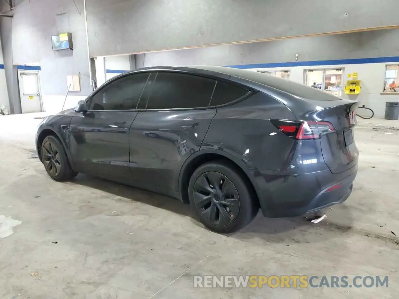 2 Photograph of a damaged car 7SAYGDED1RF207273 TESLA MODEL Y 2024