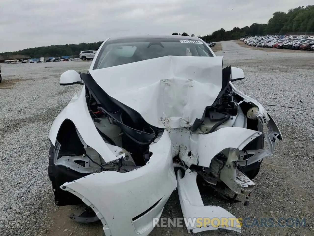 5 Photograph of a damaged car 7SAYGDED2RA301448 TESLA MODEL Y 2024