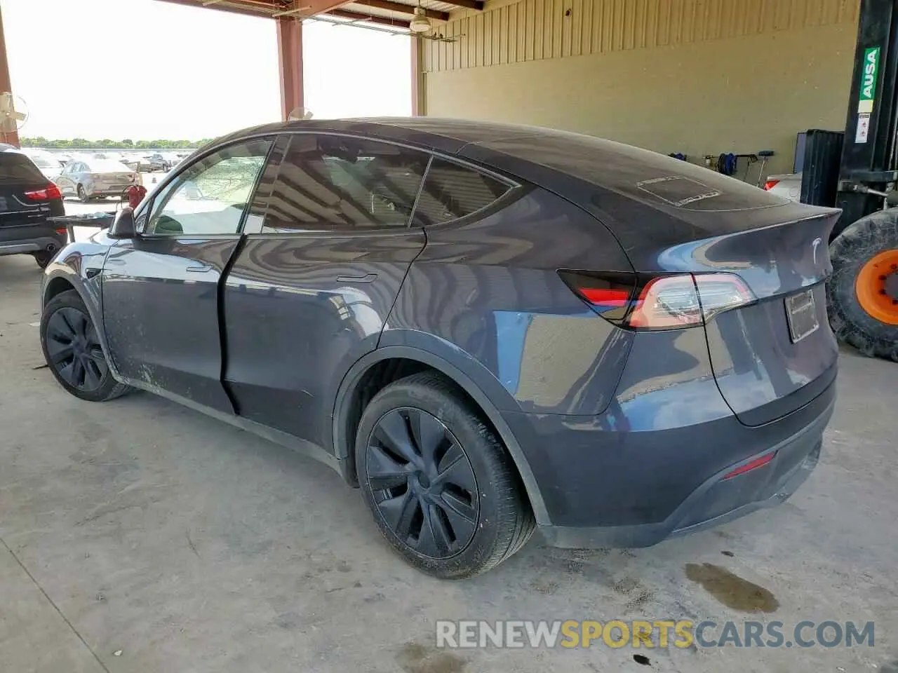 2 Photograph of a damaged car 7SAYGDED2RA304558 TESLA MODEL Y 2024