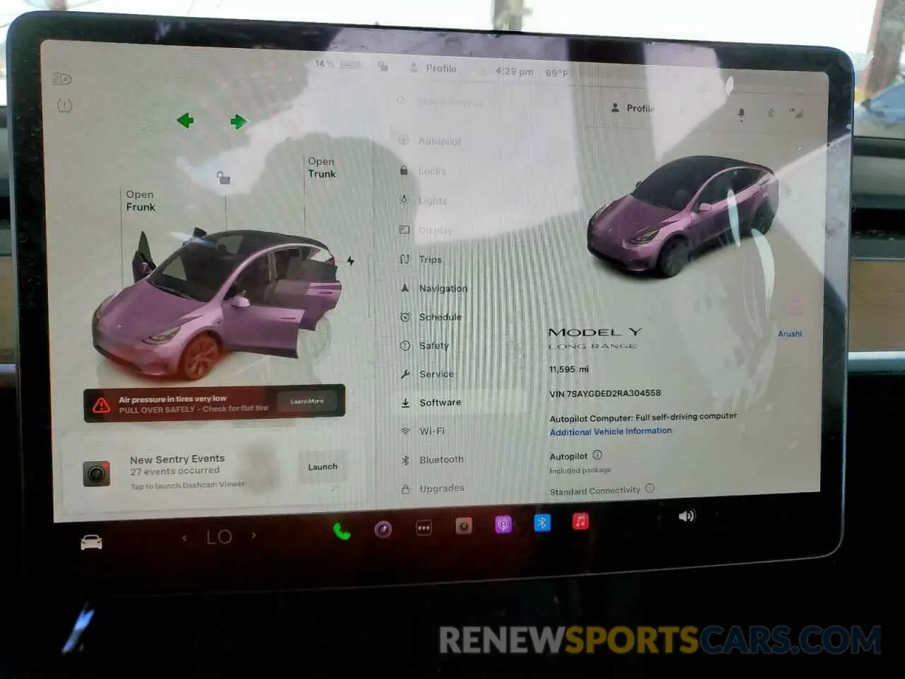 9 Photograph of a damaged car 7SAYGDED2RA304558 TESLA MODEL Y 2024