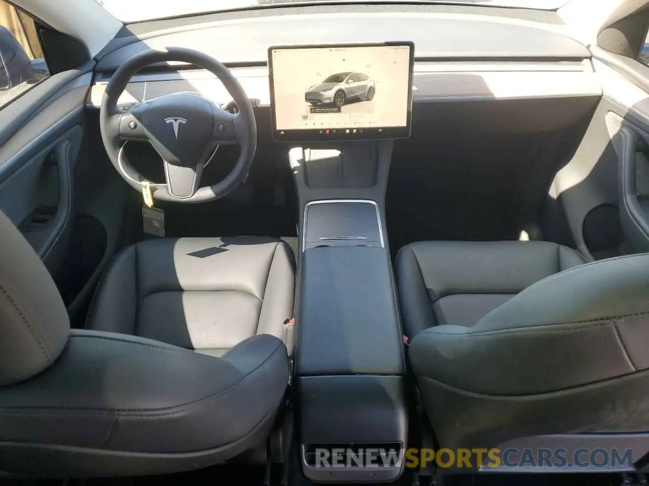 8 Photograph of a damaged car 7SAYGDED2RA314104 TESLA MODEL Y 2024