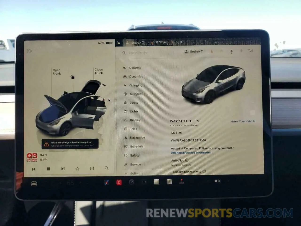 9 Photograph of a damaged car 7SAYGDED2RA314104 TESLA MODEL Y 2024