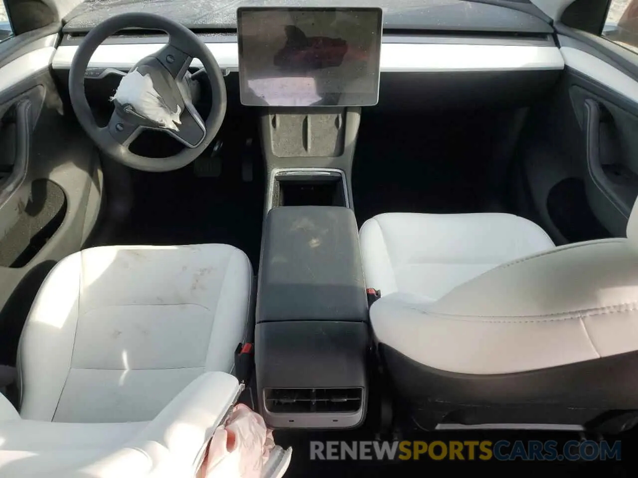 8 Photograph of a damaged car 7SAYGDED2RA331985 TESLA MODEL Y 2024