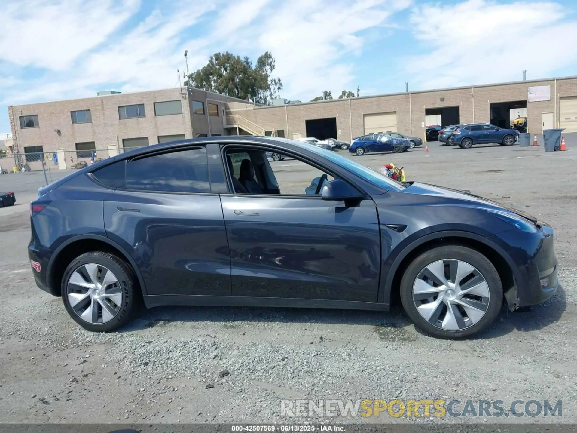 13 Photograph of a damaged car 7SAYGDED2RF032628 TESLA MODEL Y 2024