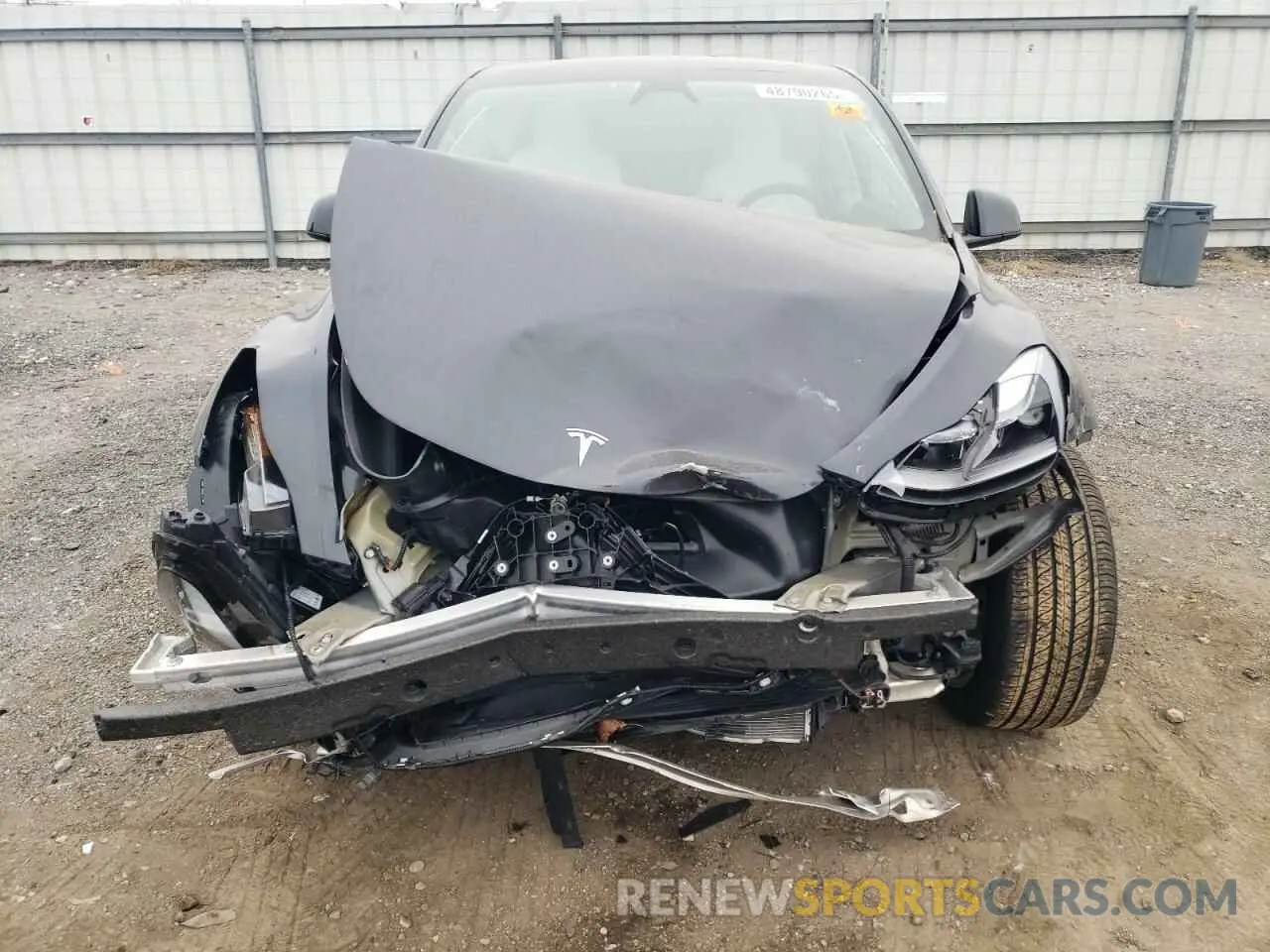 5 Photograph of a damaged car 7SAYGDED2RF037005 TESLA MODEL Y 2024