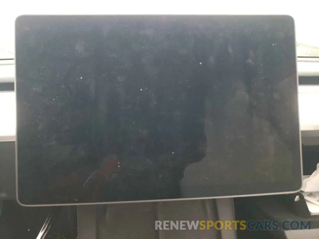 9 Photograph of a damaged car 7SAYGDED2RF037005 TESLA MODEL Y 2024