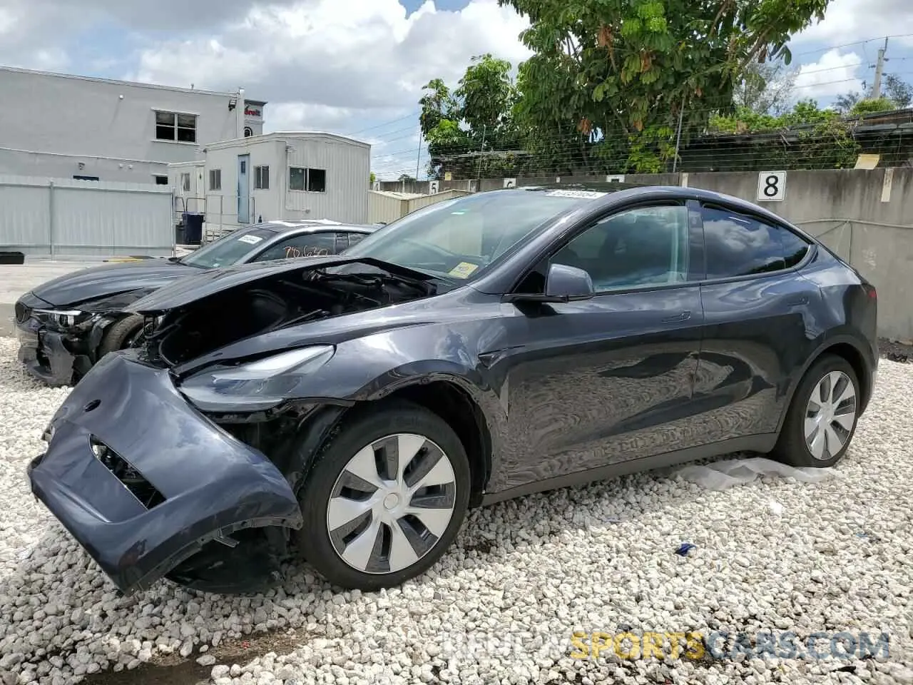 1 Photograph of a damaged car 7SAYGDED2RF040079 TESLA MODEL Y 2024