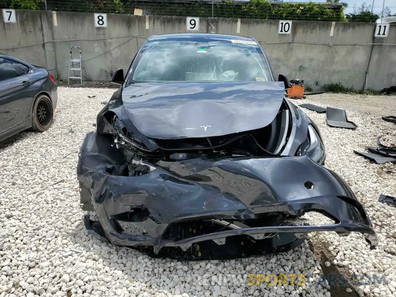 5 Photograph of a damaged car 7SAYGDED2RF040079 TESLA MODEL Y 2024