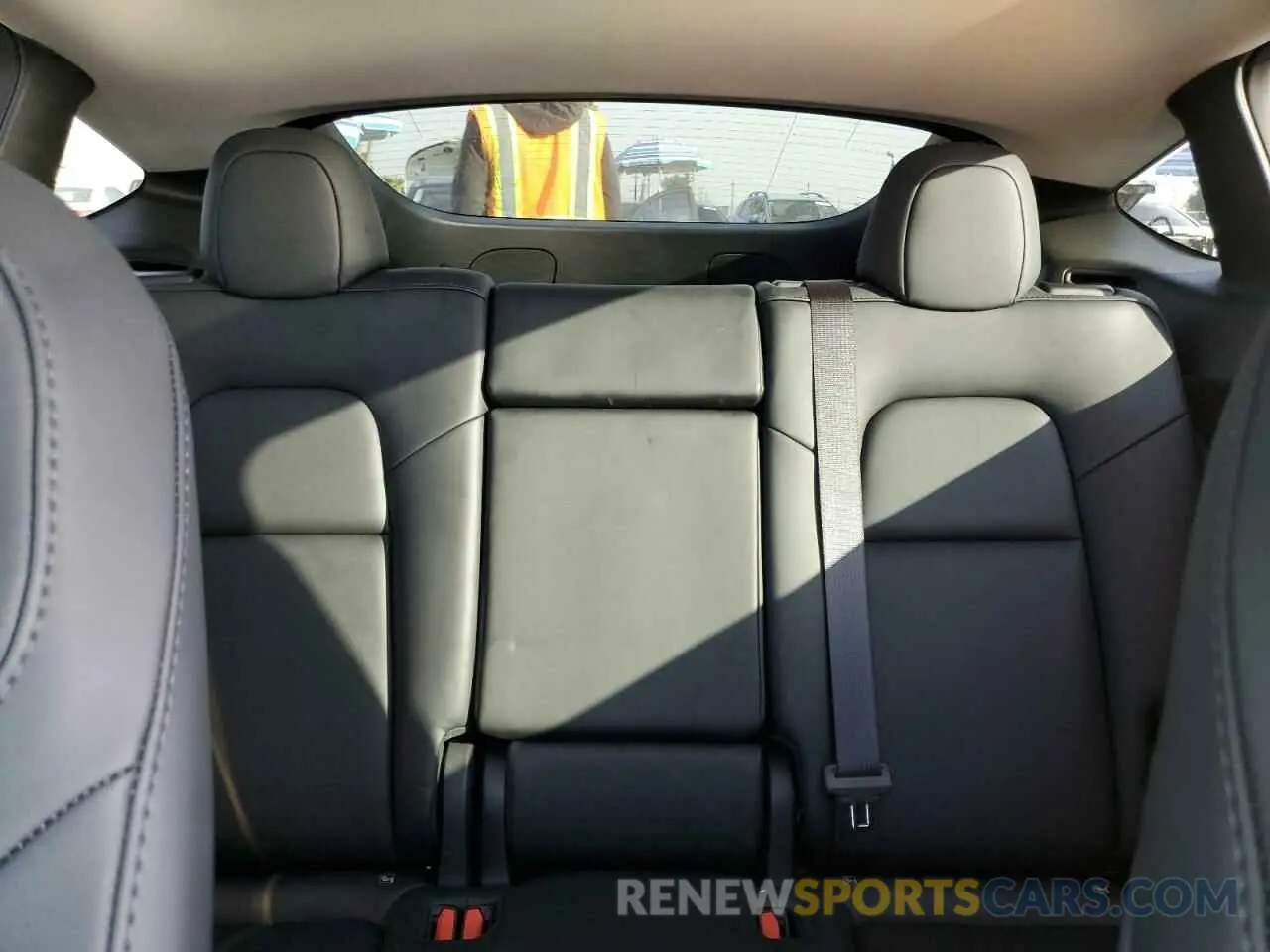 10 Photograph of a damaged car 7SAYGDED2RF045993 TESLA MODEL Y 2024