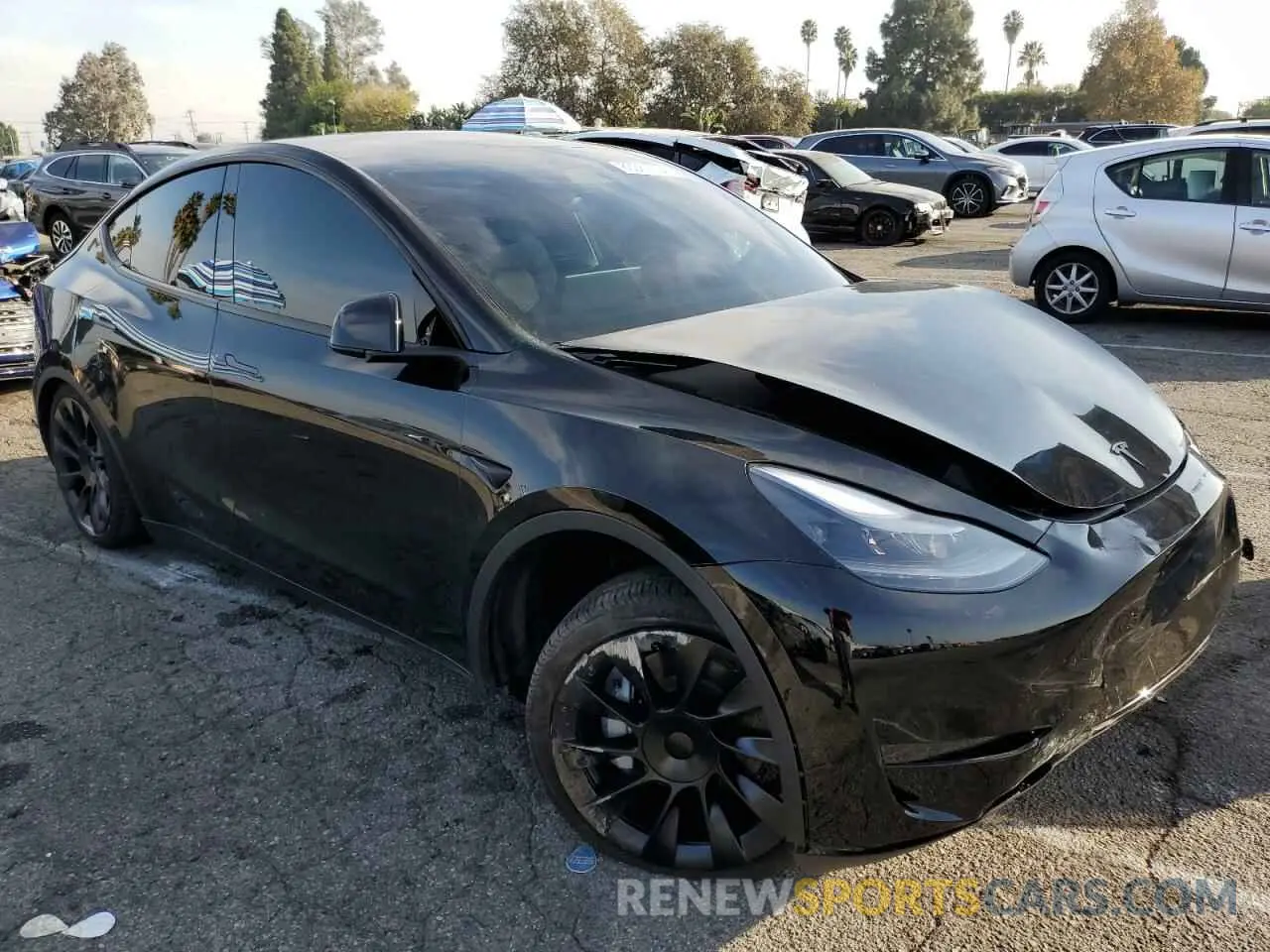 4 Photograph of a damaged car 7SAYGDED2RF045993 TESLA MODEL Y 2024