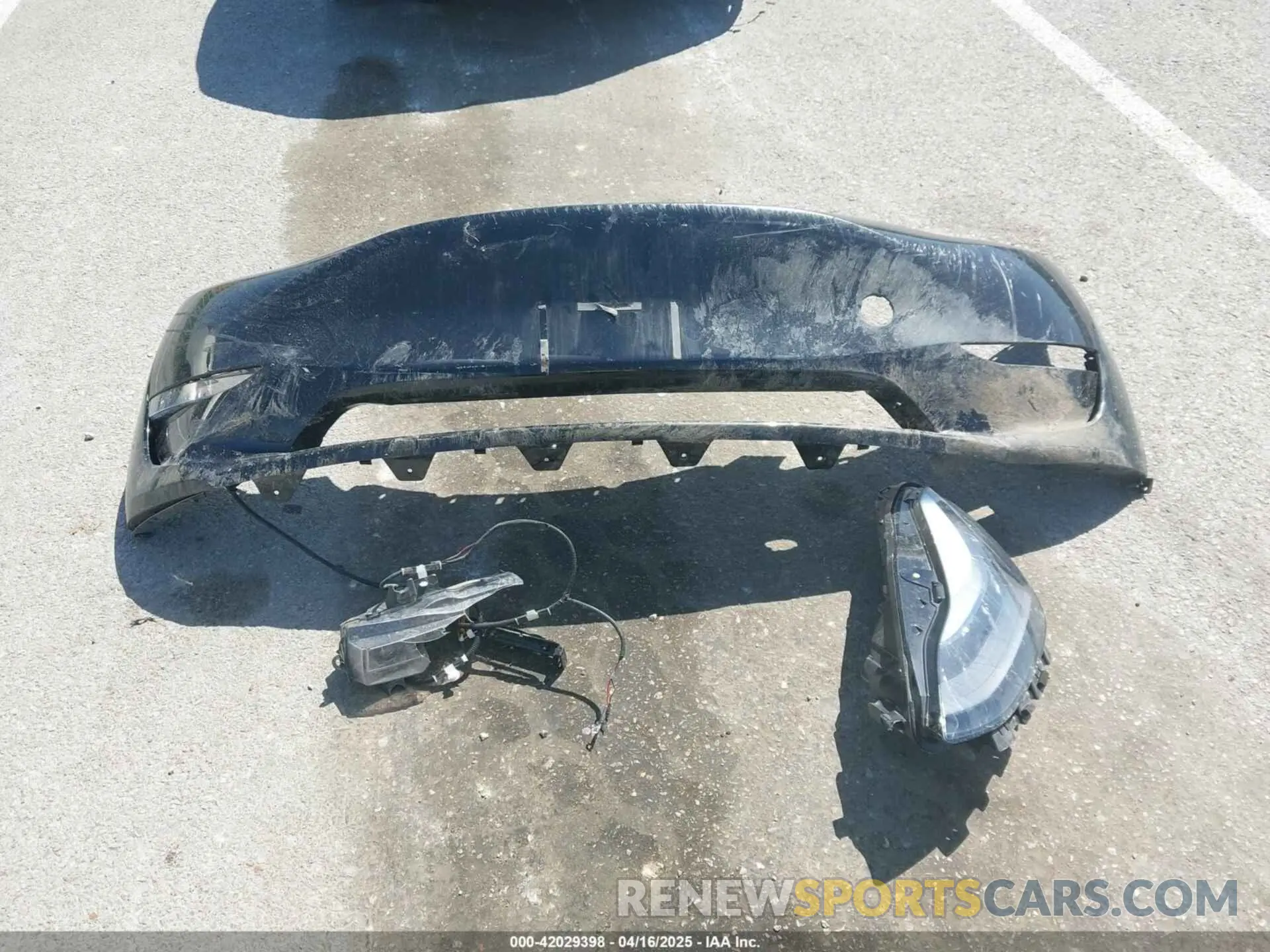 12 Photograph of a damaged car 7SAYGDED2RF089105 TESLA MODEL Y 2024