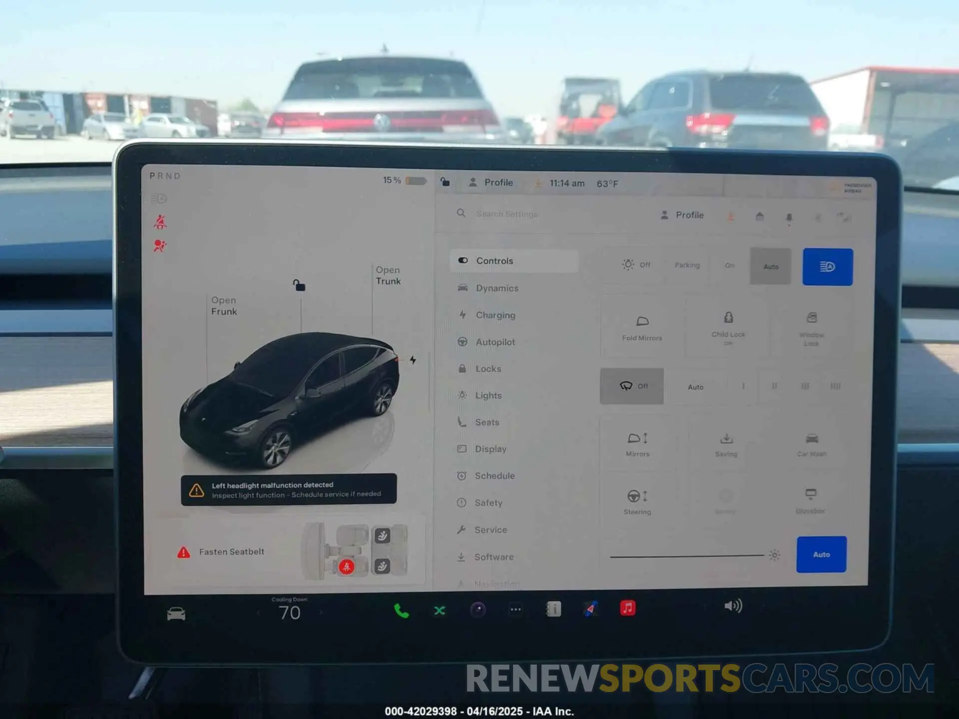18 Photograph of a damaged car 7SAYGDED2RF089105 TESLA MODEL Y 2024