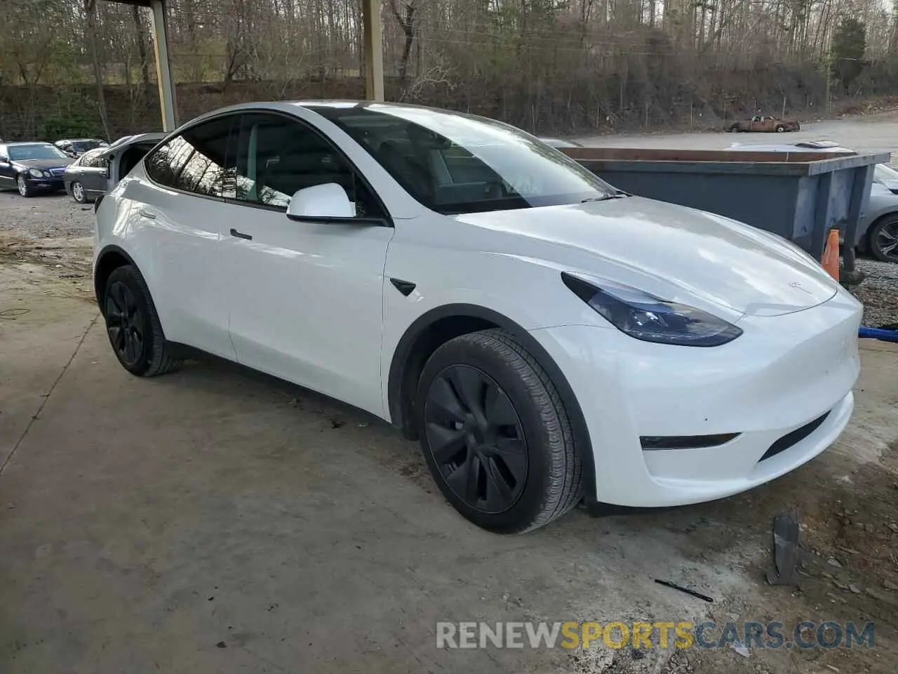 4 Photograph of a damaged car 7SAYGDED2RF097382 TESLA MODEL Y 2024