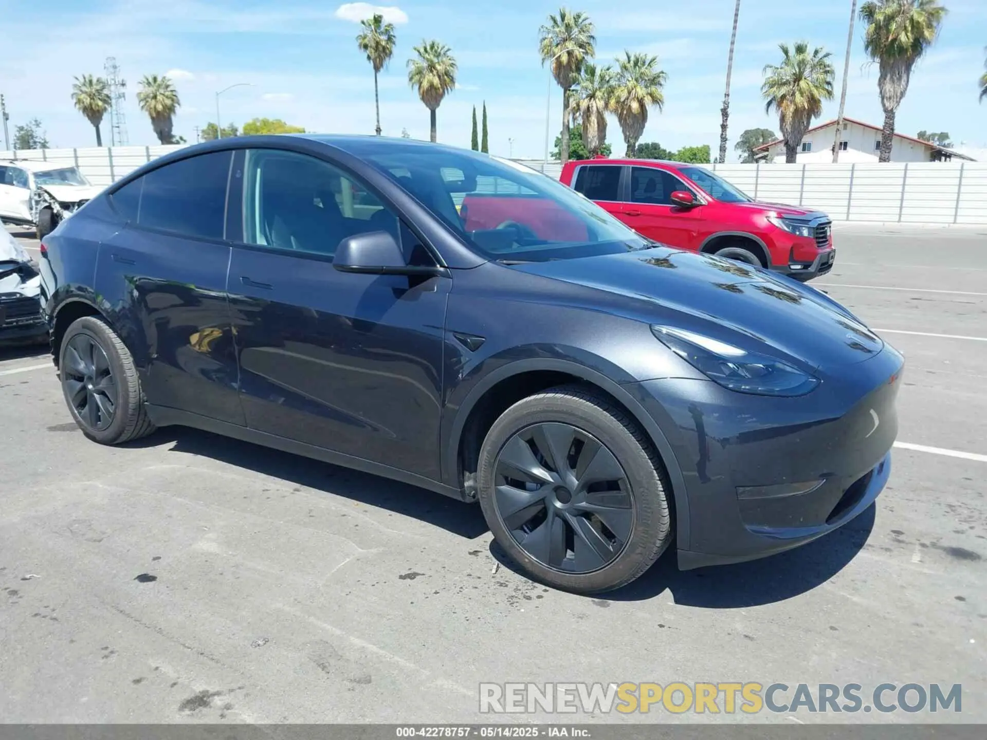 1 Photograph of a damaged car 7SAYGDED2RF102144 TESLA MODEL Y 2024