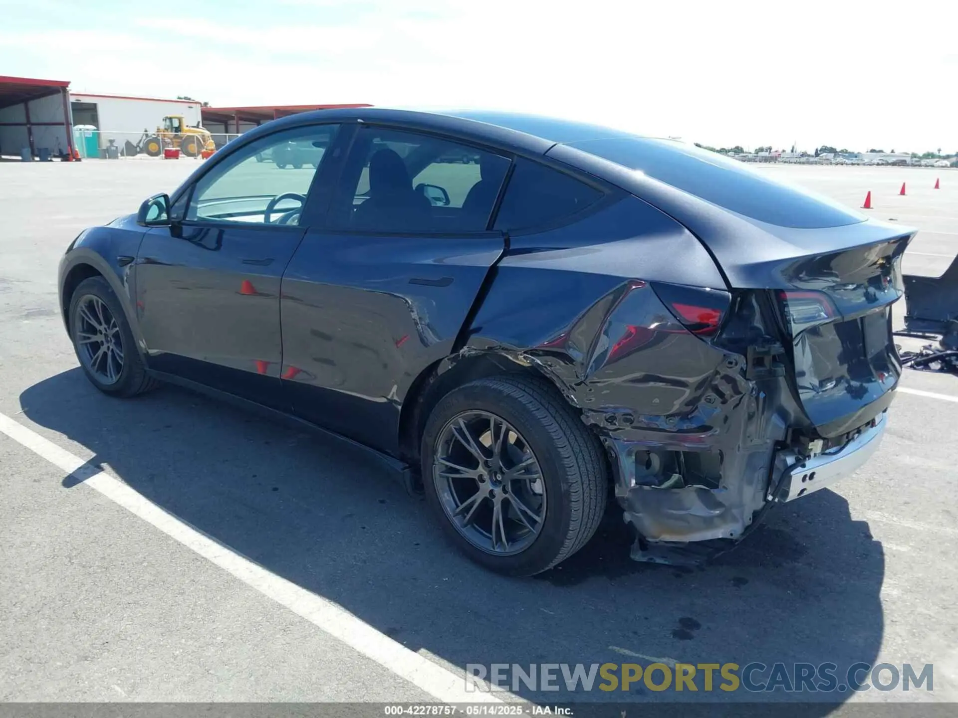 3 Photograph of a damaged car 7SAYGDED2RF102144 TESLA MODEL Y 2024