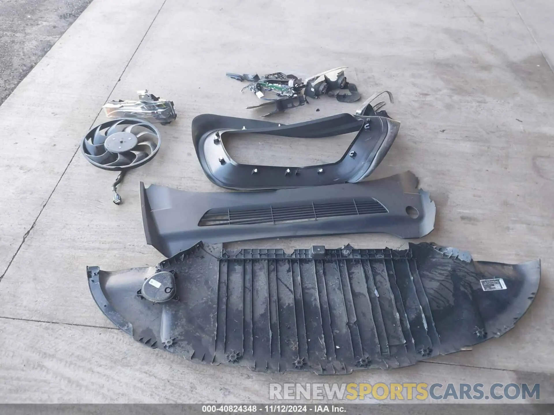 11 Photograph of a damaged car 7SAYGDED2RF126508 TESLA MODEL Y 2024