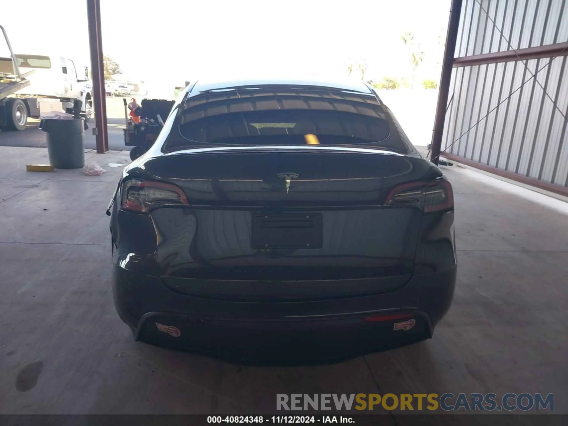 16 Photograph of a damaged car 7SAYGDED2RF126508 TESLA MODEL Y 2024
