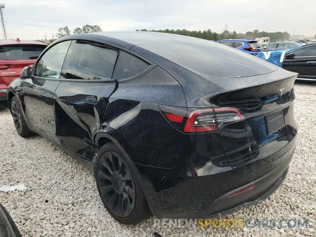 2 Photograph of a damaged car 7SAYGDED2RF162151 TESLA MODEL Y 2024