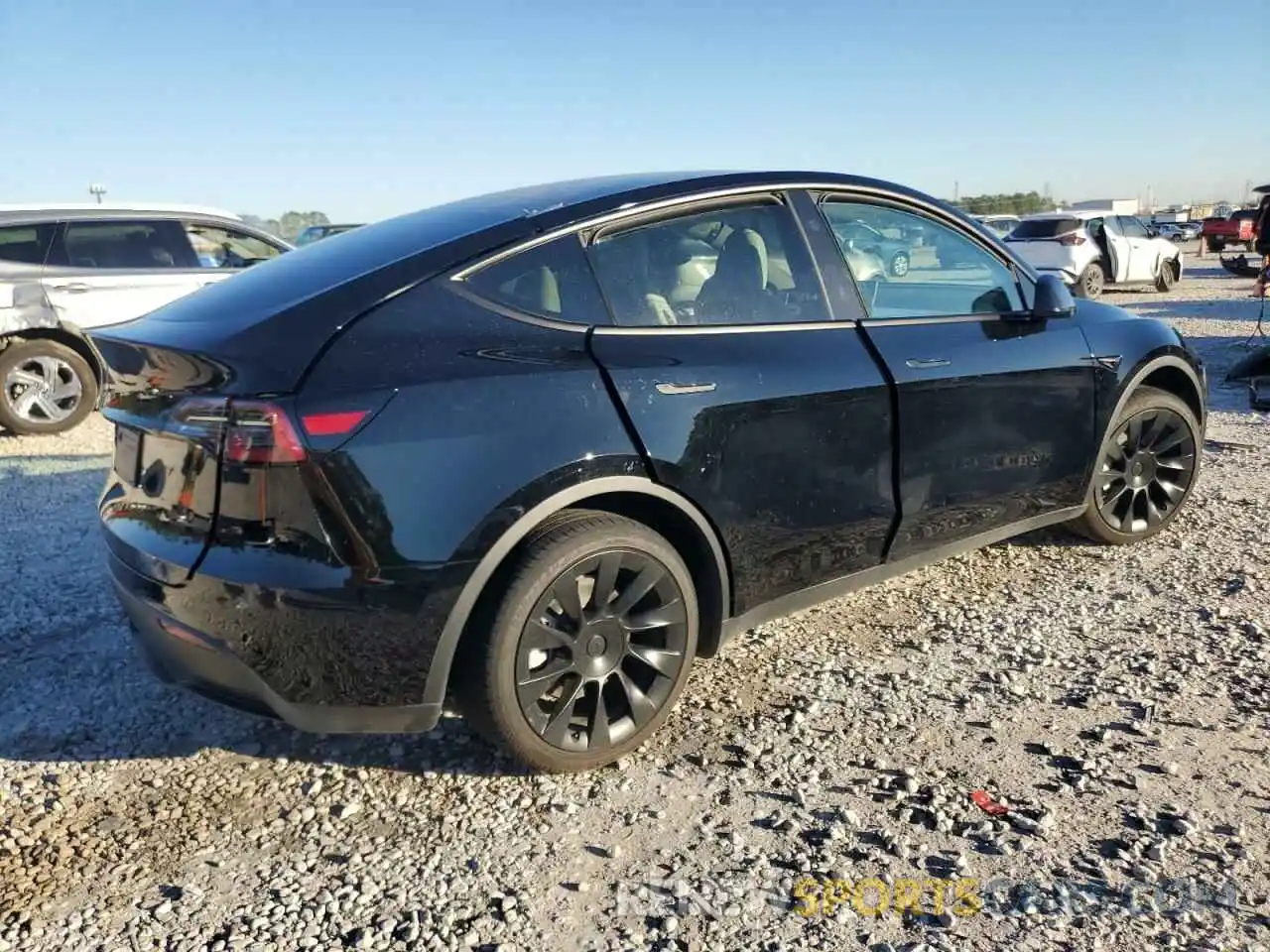 3 Photograph of a damaged car 7SAYGDED2RF162151 TESLA MODEL Y 2024