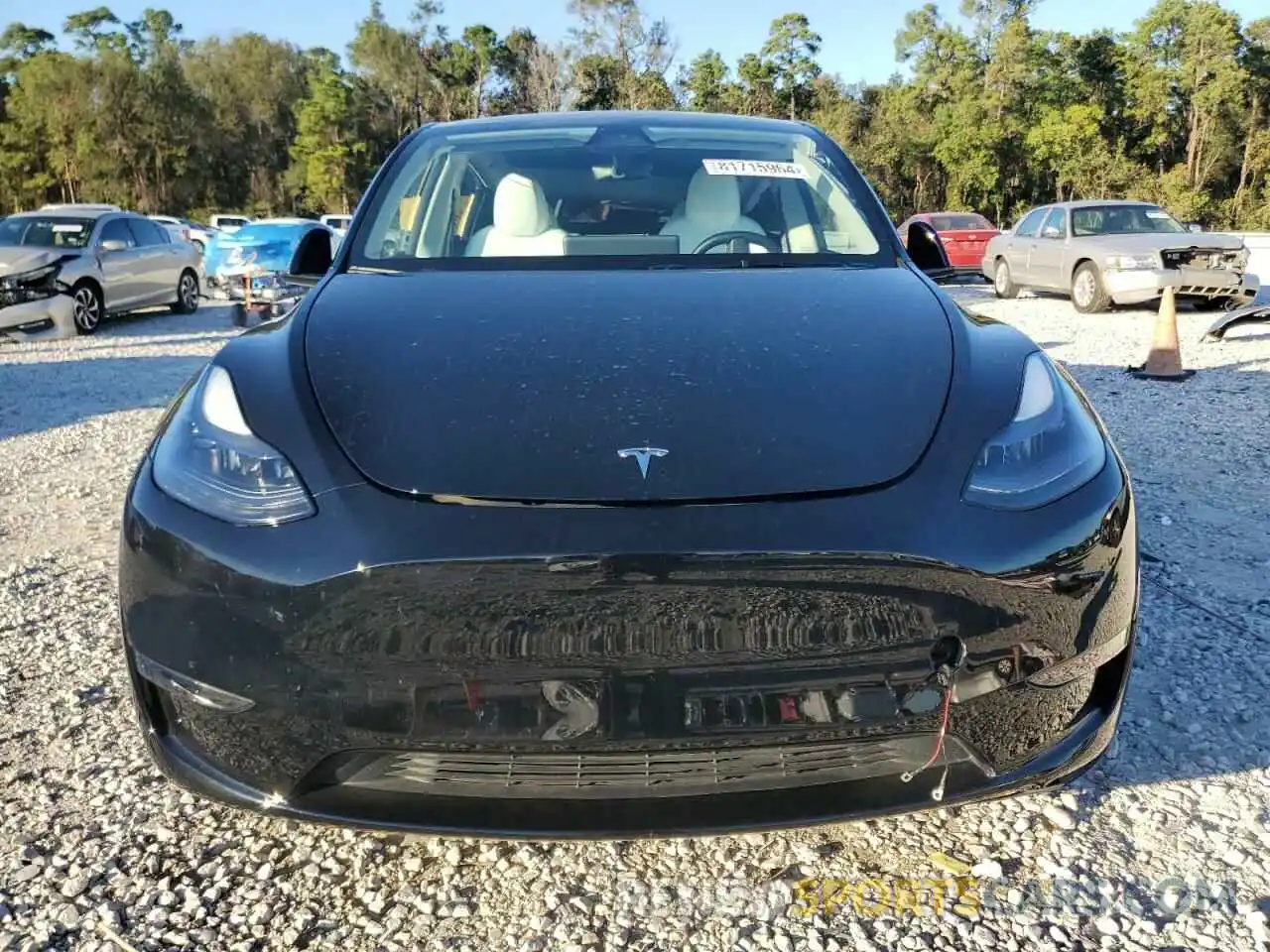 5 Photograph of a damaged car 7SAYGDED2RF162151 TESLA MODEL Y 2024