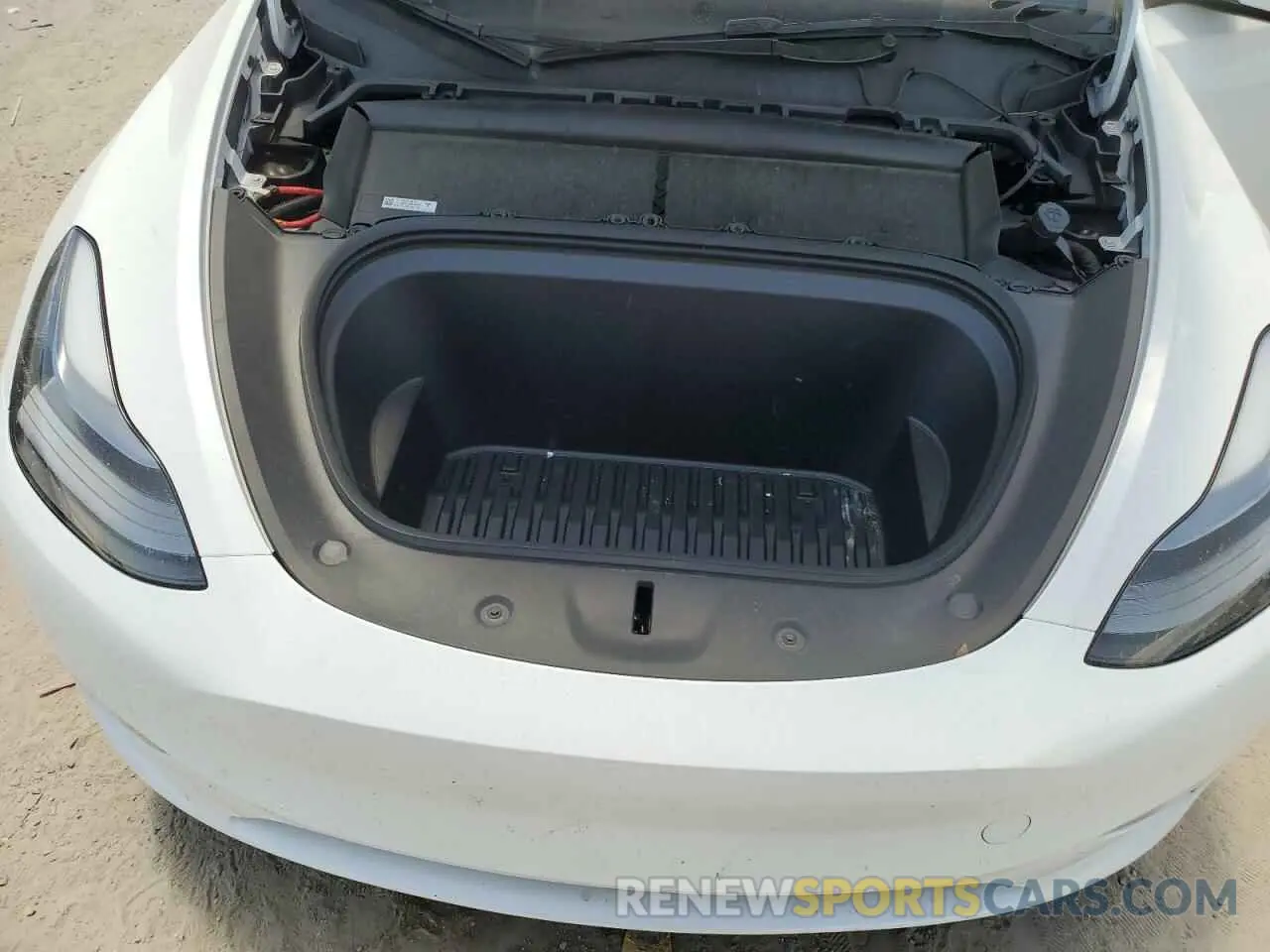 12 Photograph of a damaged car 7SAYGDED2RF164790 TESLA MODEL Y 2024