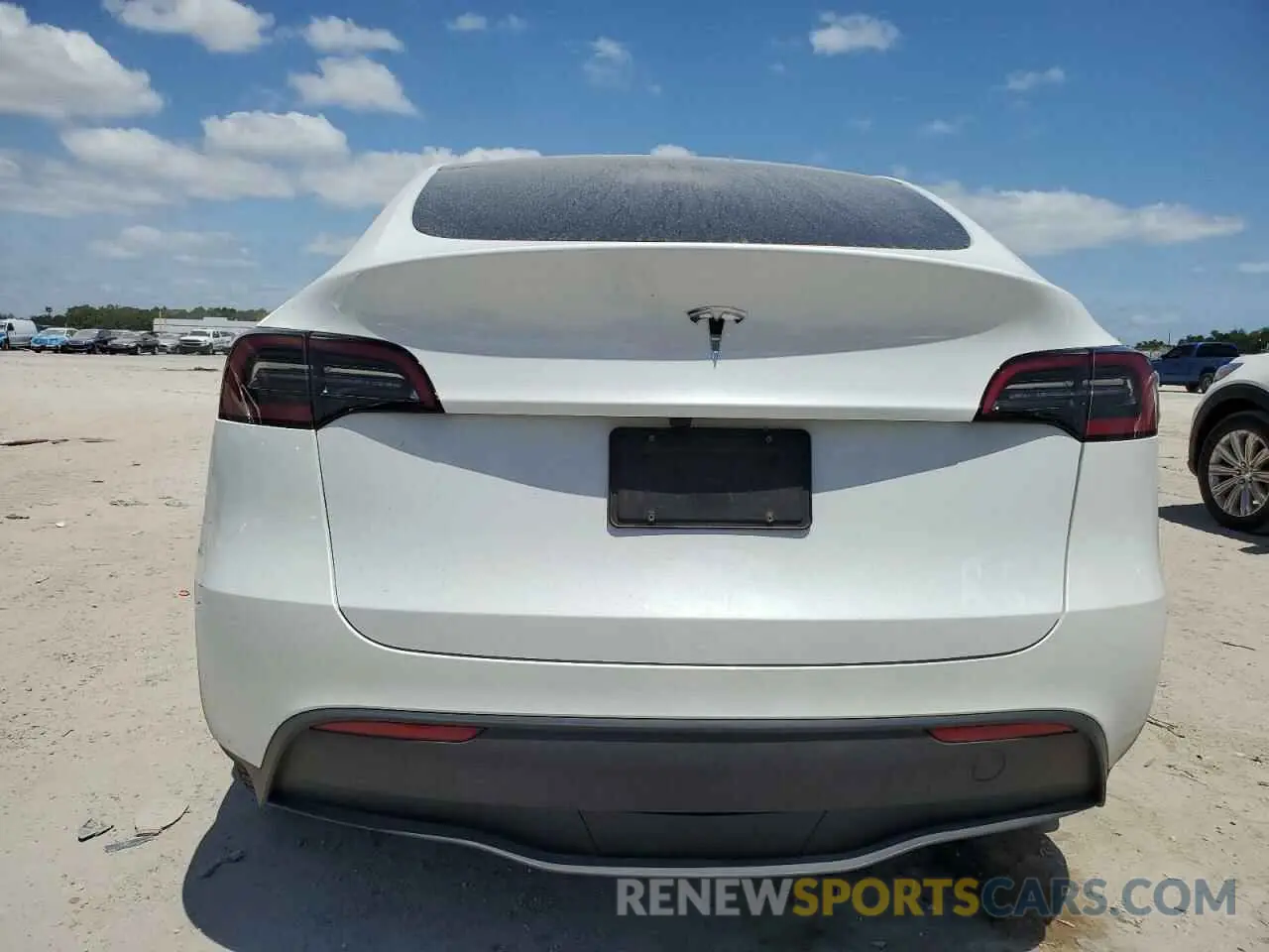 6 Photograph of a damaged car 7SAYGDED2RF164790 TESLA MODEL Y 2024